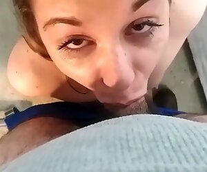 Petite Amateur Deepthroating and Fucking at Her First Casting.